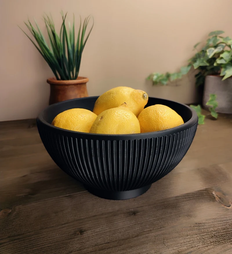 Élégant bol cannelé avec pied stable