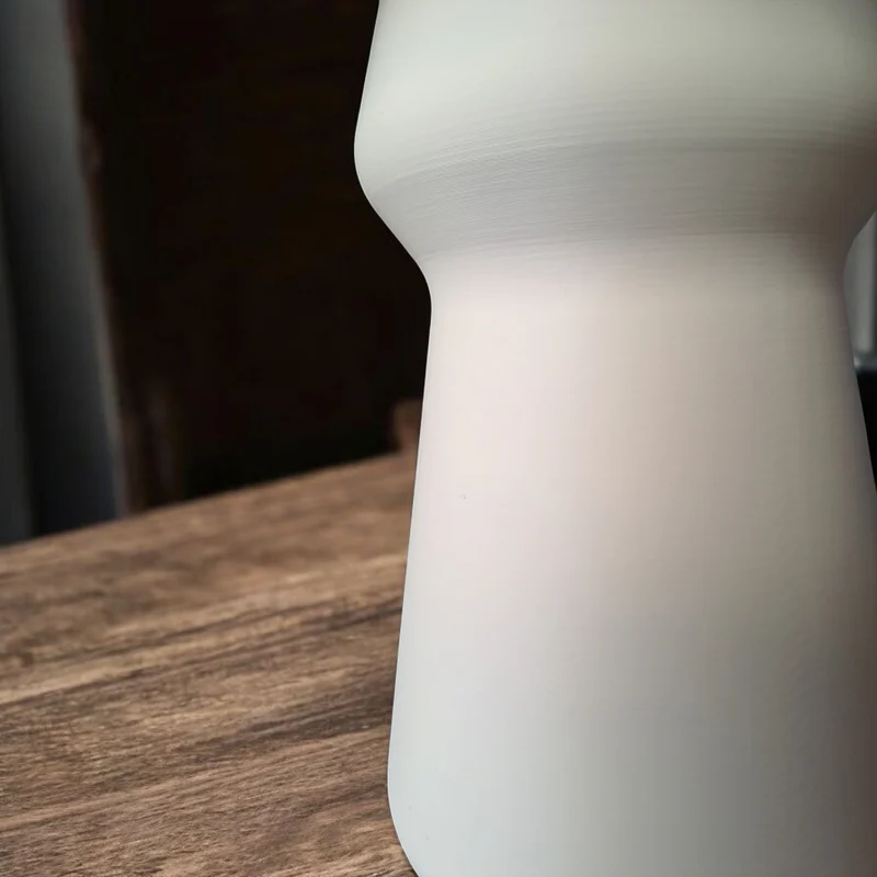 Vase conique minimaliste Athen pour maisons modernes