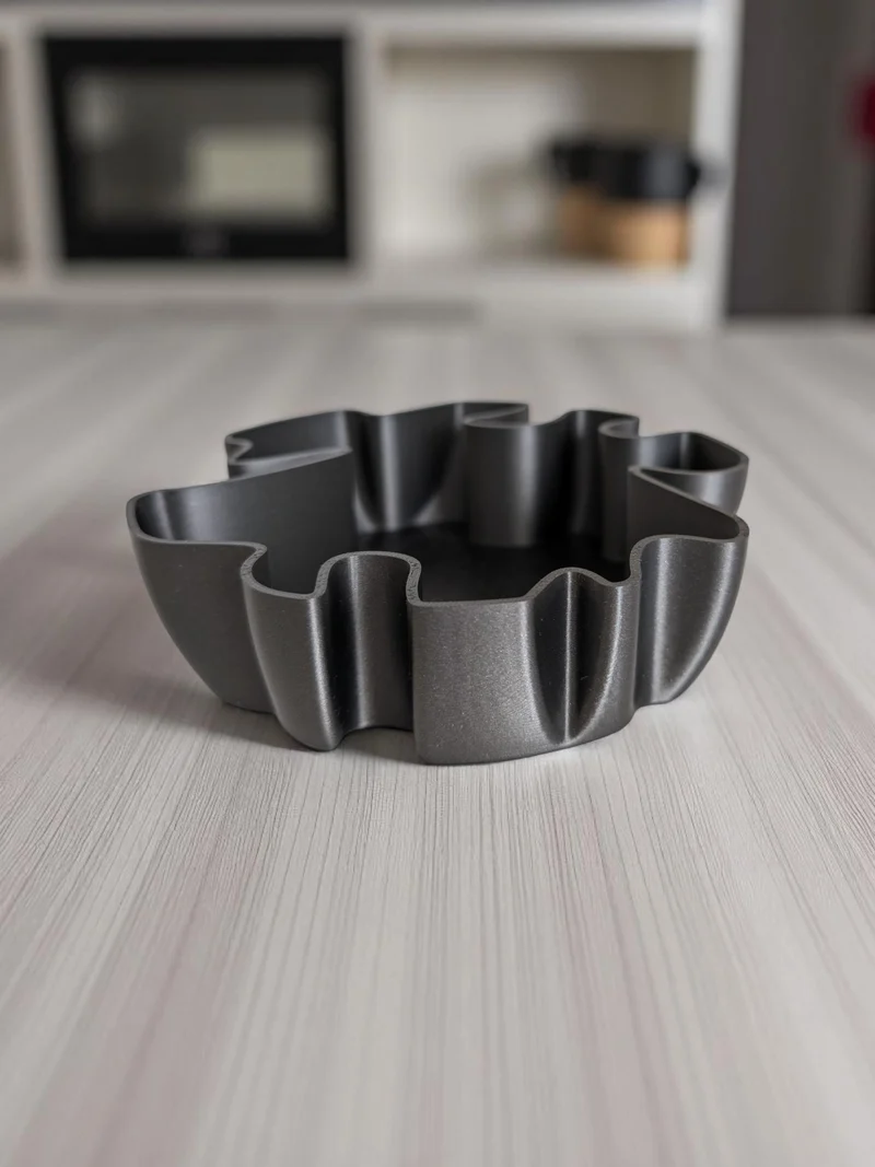 Coupe vide-poche au design organique moderne