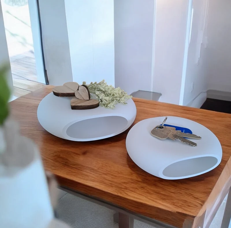 Plateau décoratif et pratique avec design en galets de rivière