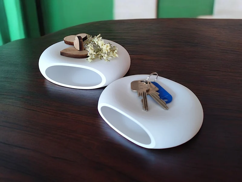 Plateau décoratif et pratique avec design en galets de rivière