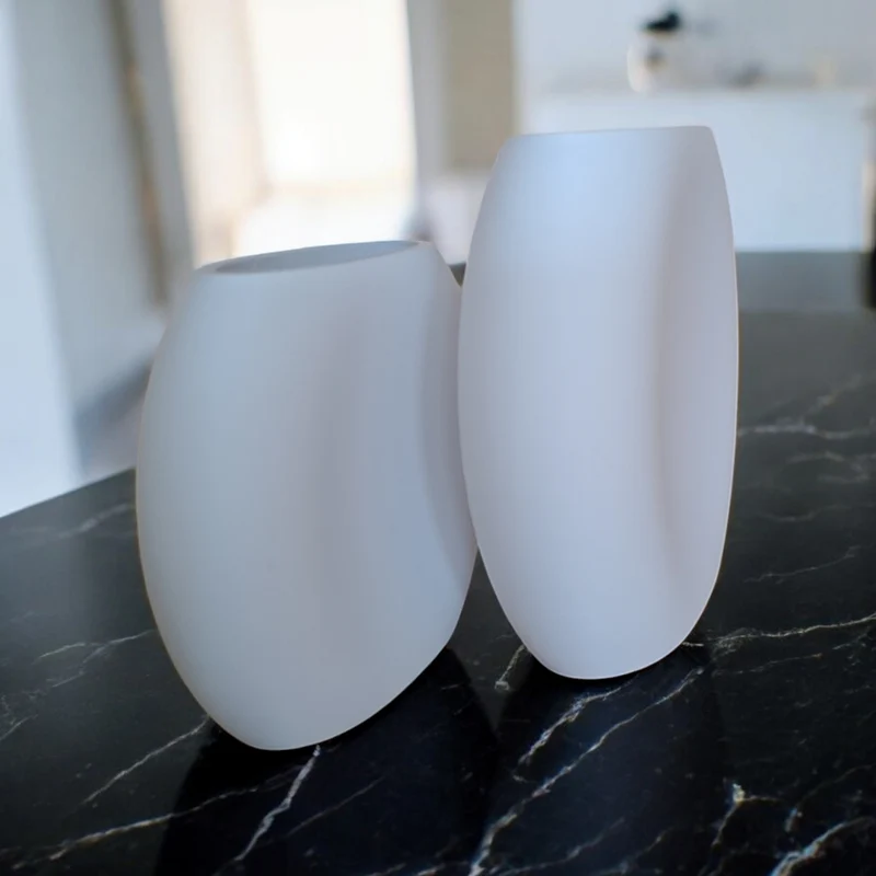 Plateau décoratif et pratique avec design en galets de rivière