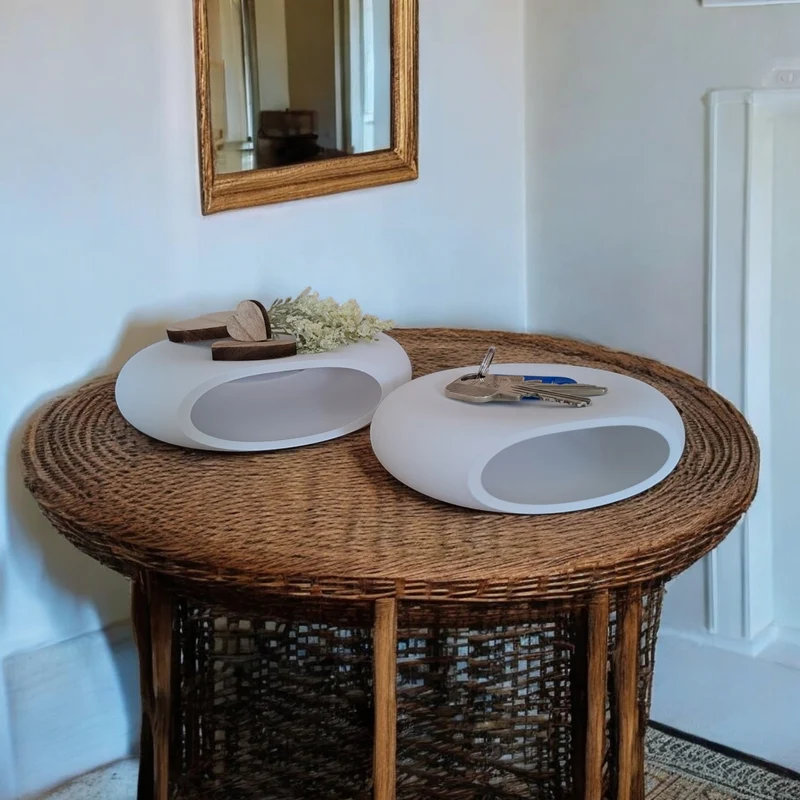 Plateau décoratif et pratique avec design en galets de rivière