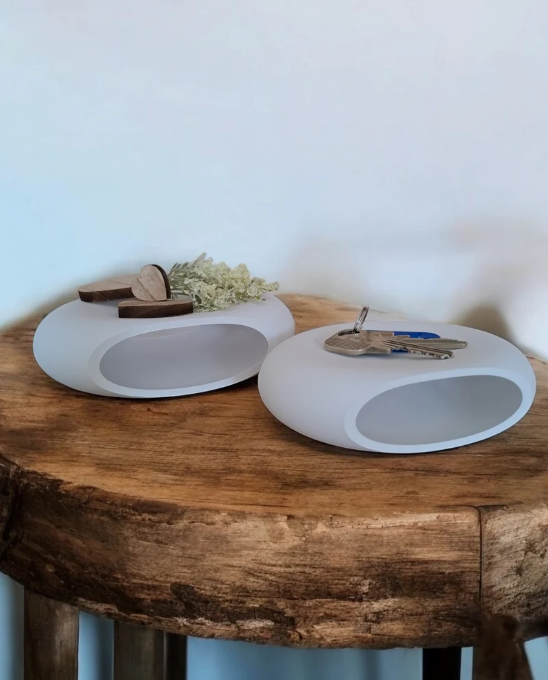 Plateau décoratif et pratique avec design en galets de rivière