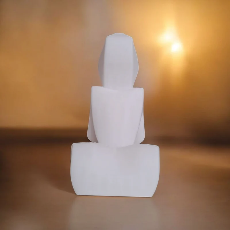 Sculpture minimaliste de la femme silencieuse