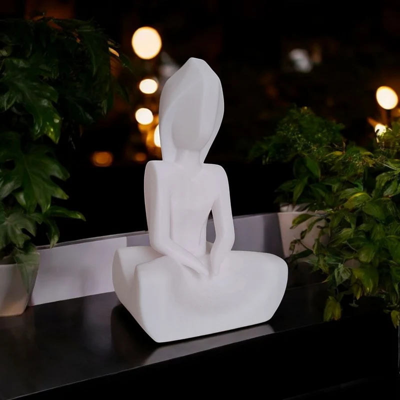 Sculpture minimaliste de la femme silencieuse