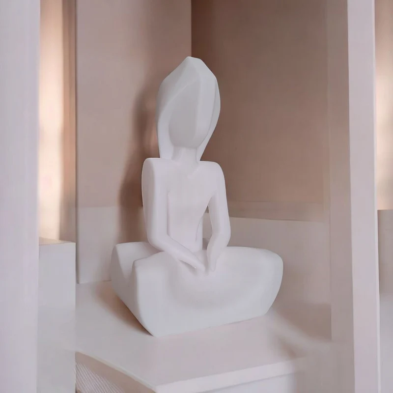 Sculpture minimaliste de la femme silencieuse