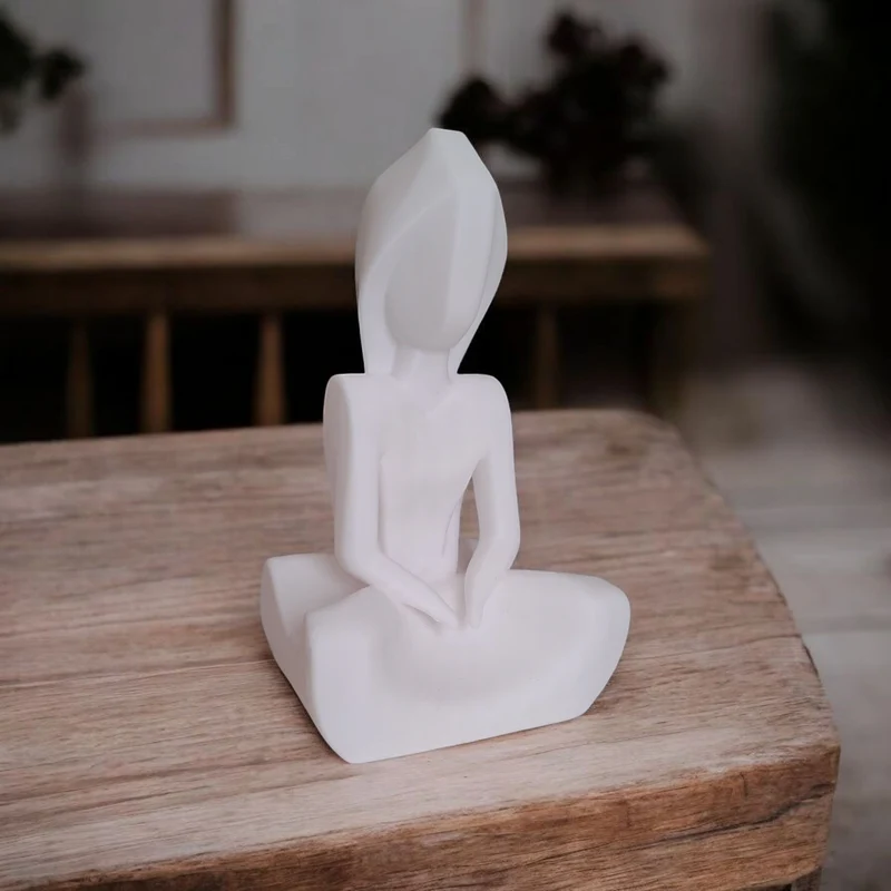 Sculpture minimaliste de la femme silencieuse