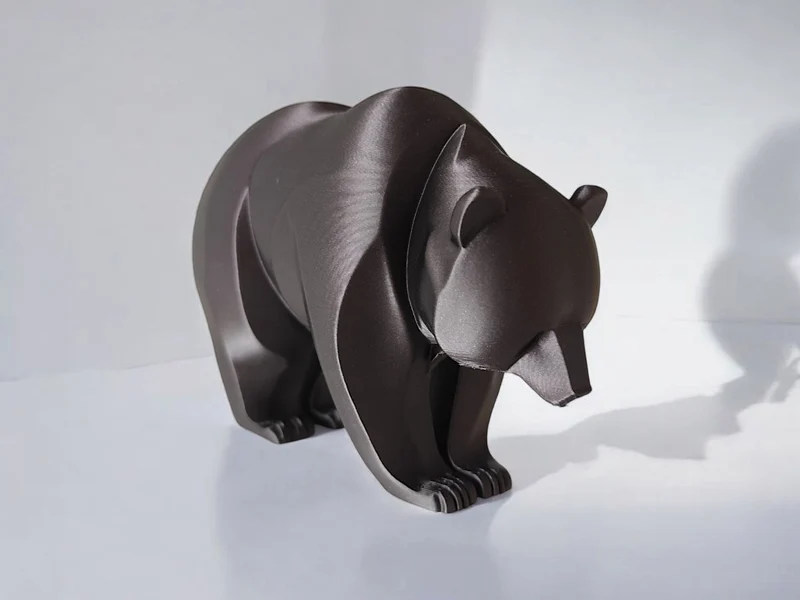Sculpture d'ours minimaliste au design moderne