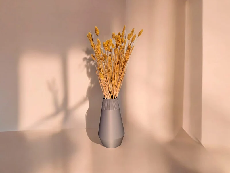 Vase égyptienne moderne avec design côtelé