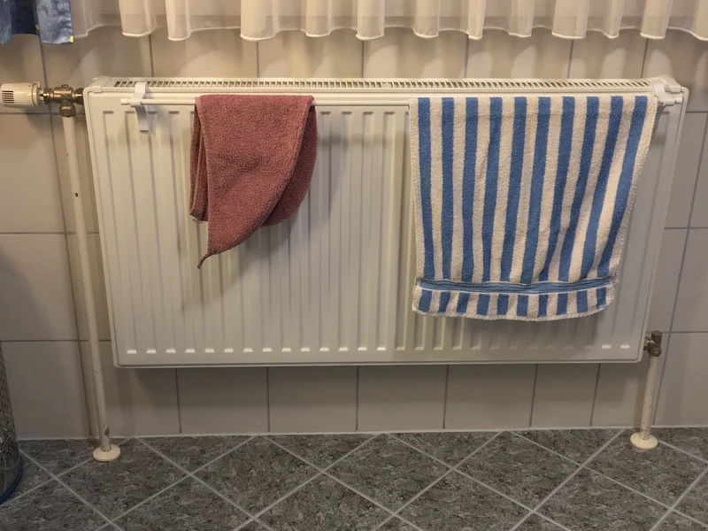 Crochets de radiateur pratiques pour barre porte-serviettes
