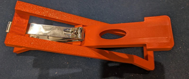 Flipper the Clipper - Coupe-ongles à une main pour une accessibilité améliorée