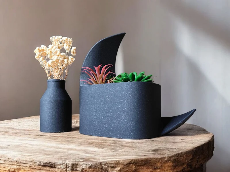 Pot en demi-lune décoratif et vase assorti