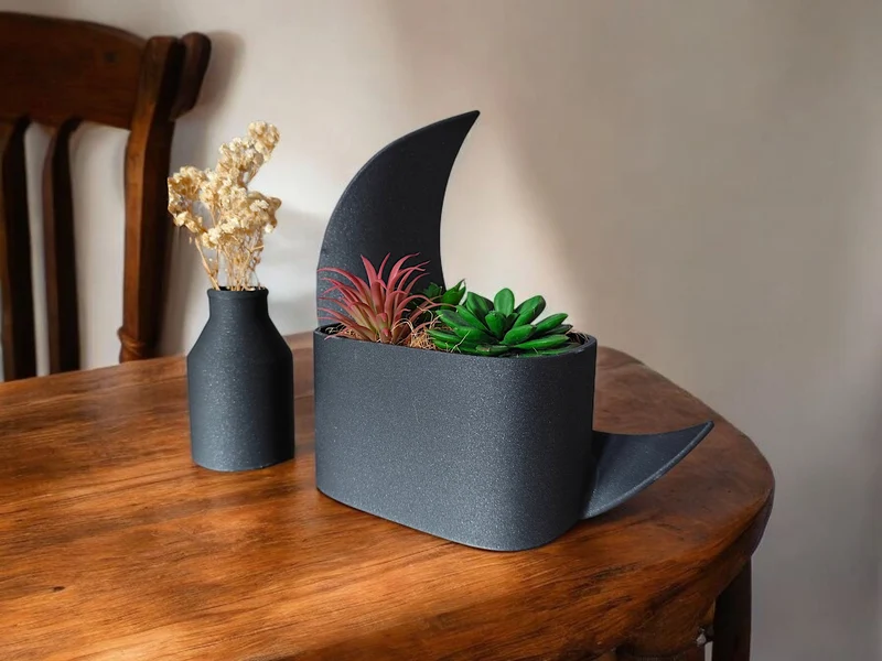 Pot en demi-lune décoratif et vase assorti