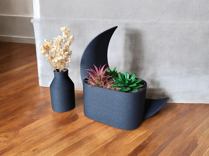 Pot en demi-lune décoratif et vase assorti