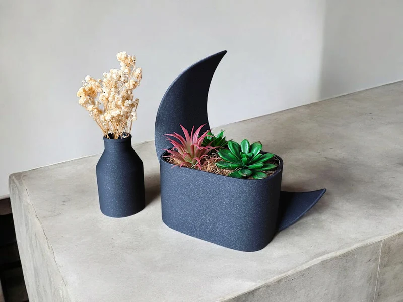 Pot en demi-lune décoratif et vase assorti