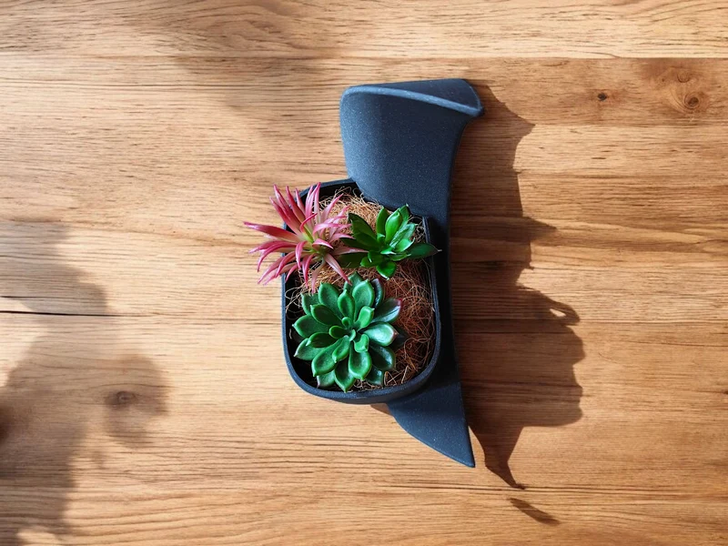 Pot en demi-lune décoratif et vase assorti