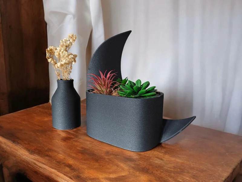 Pot en demi-lune décoratif et vase assorti