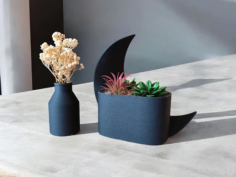 Pot en demi-lune décoratif et vase assorti