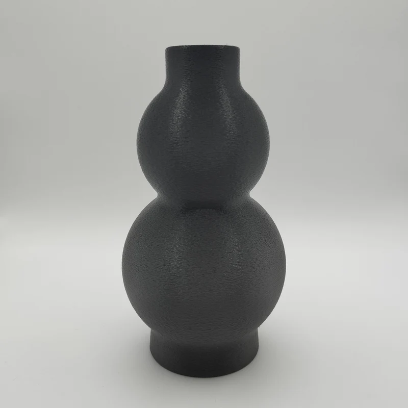 Vase moderne avec deux courbes élégantes