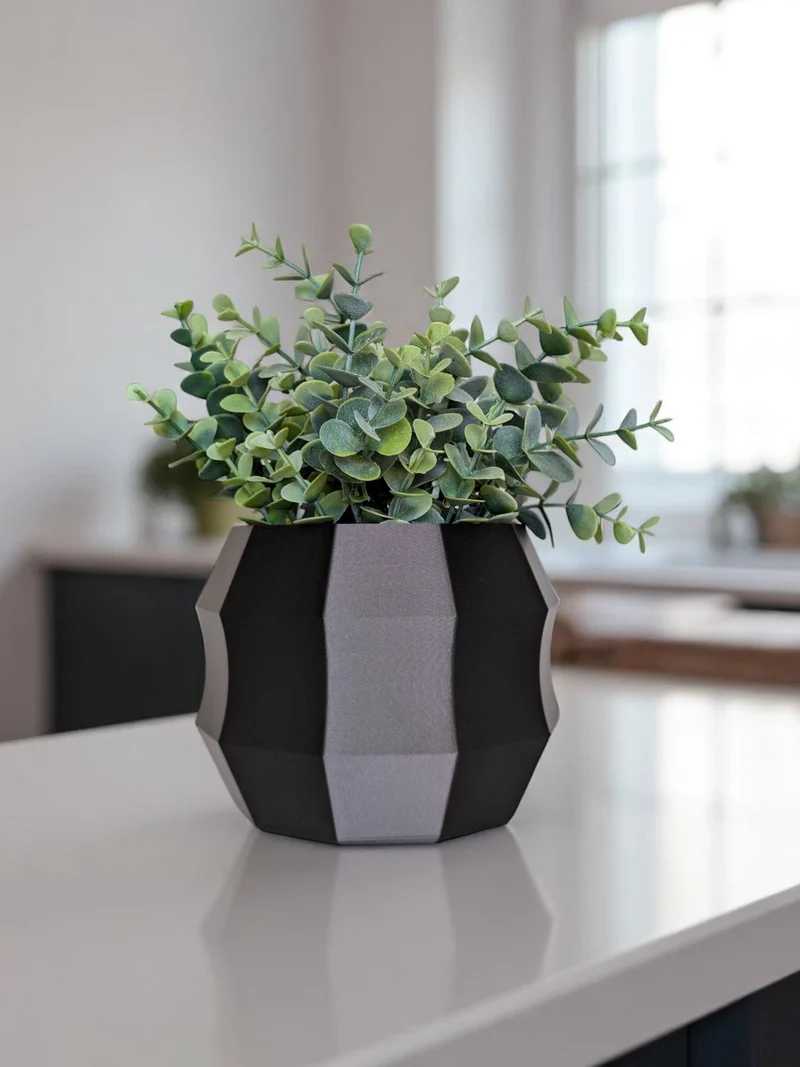 Pot de fleurs décagonal moderne au design minimaliste