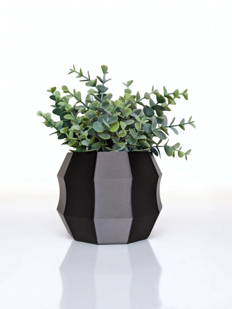 Pot de fleurs décagonal moderne au design minimaliste