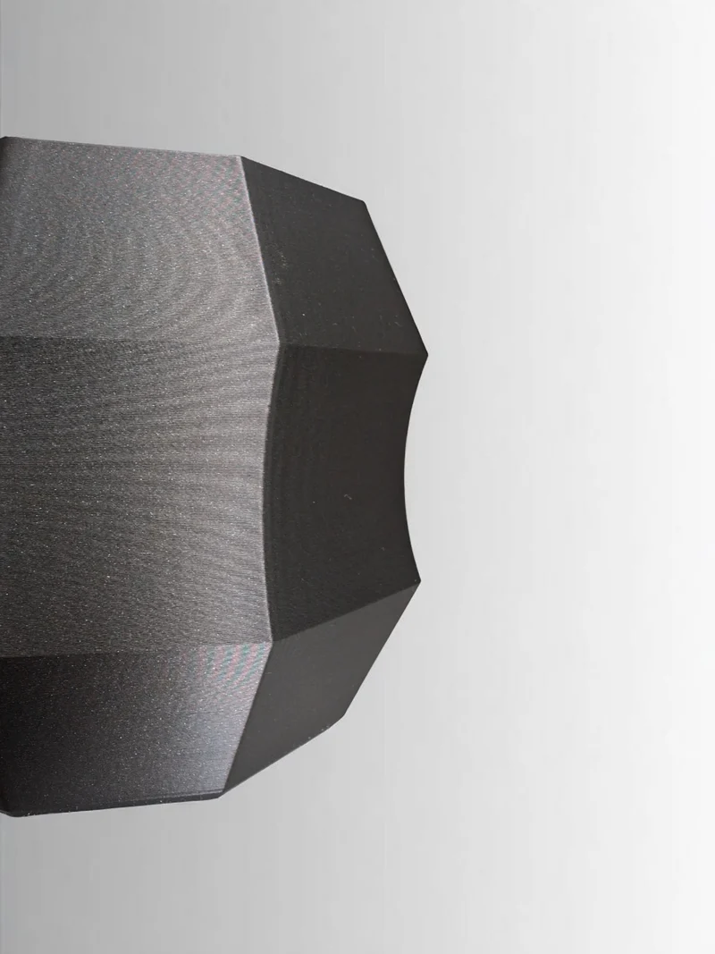 Pot de fleurs décagonal moderne au design minimaliste