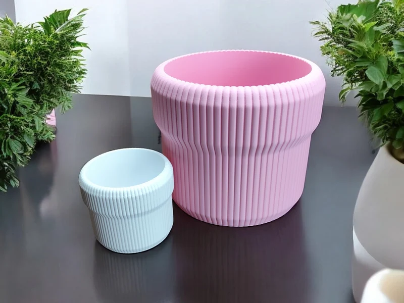 Pot de fleurs côtelé moderne au design intemporel