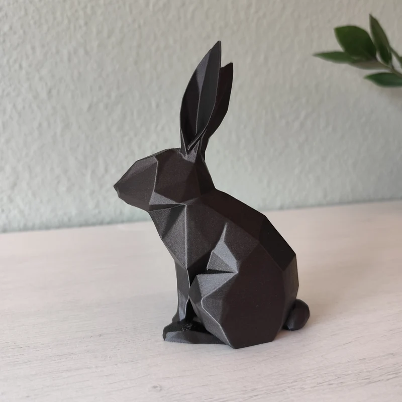 Sculpture de lapin minimaliste en low poly
