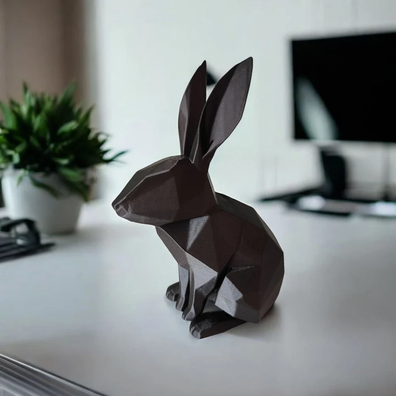 Sculpture de lapin minimaliste en low poly