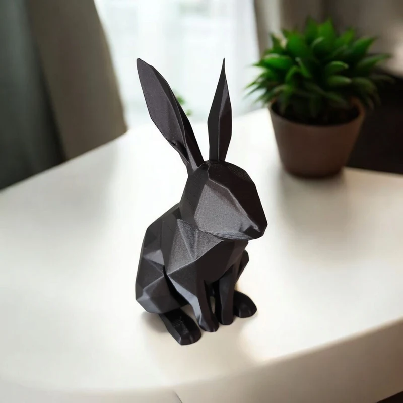 Sculpture de lapin minimaliste en low poly