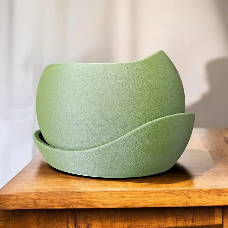 Pot de fleurs avec soucoupe et texture peau de requin