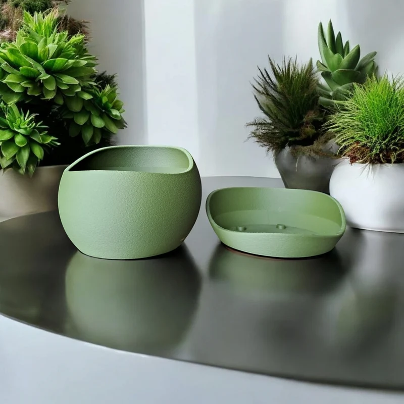 Pot de fleurs avec soucoupe et texture peau de requin