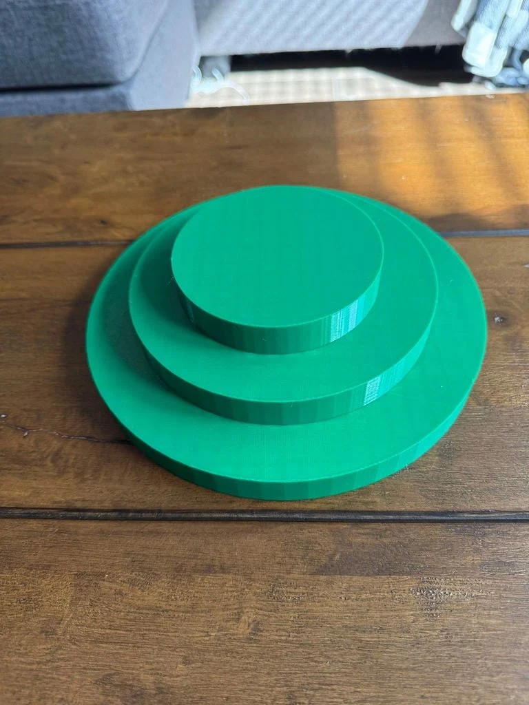 Présentoir à 3 niveaux pour modèles flexibles et articulés