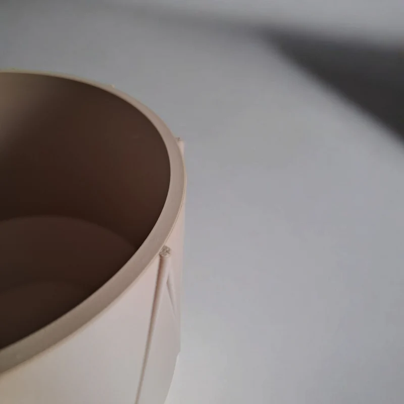 Pot de fleurs moderne GeoBloom avec design géométrique