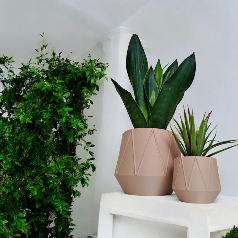 Pot de fleurs moderne GeoBloom avec design géométrique