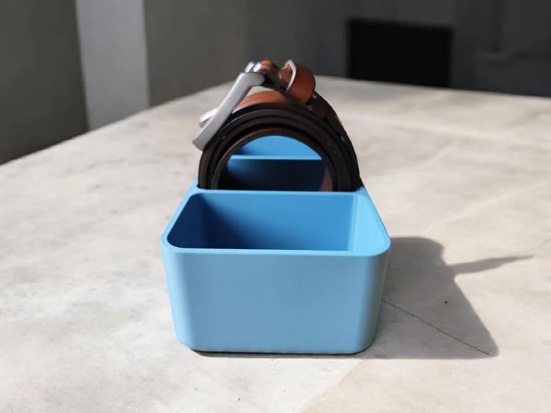 Porte-ceintures pratique pour l'organisation de la garde-robe