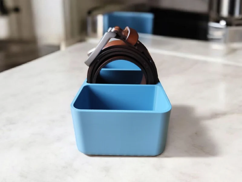 Porte-ceintures pratique pour l'organisation de la garde-robe
