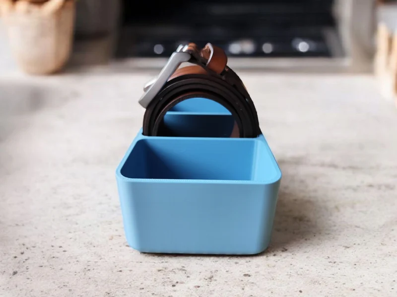 Porte-ceintures pratique pour l'organisation de la garde-robe