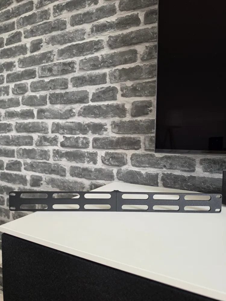 Panneau aveugle ventilé pour rack 19 pouces