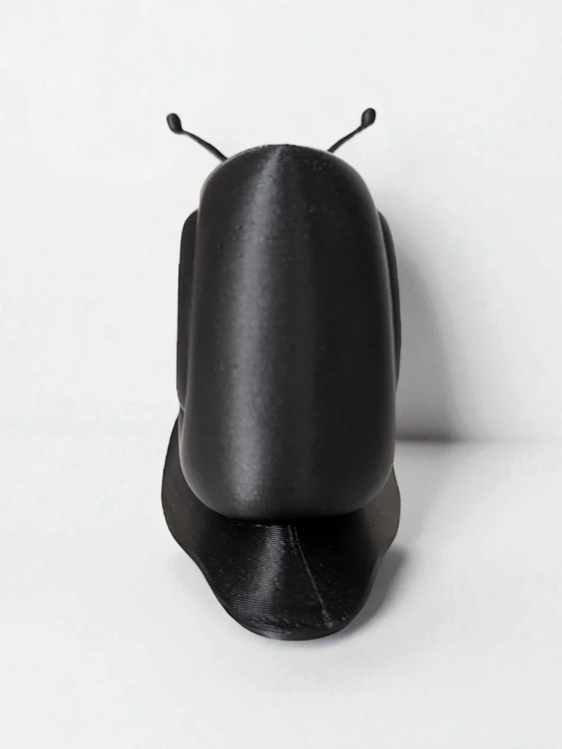 Sculpture d'escargot minimaliste pour un intérieur moderne