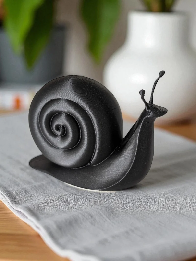 Sculpture d'escargot minimaliste pour un intérieur moderne