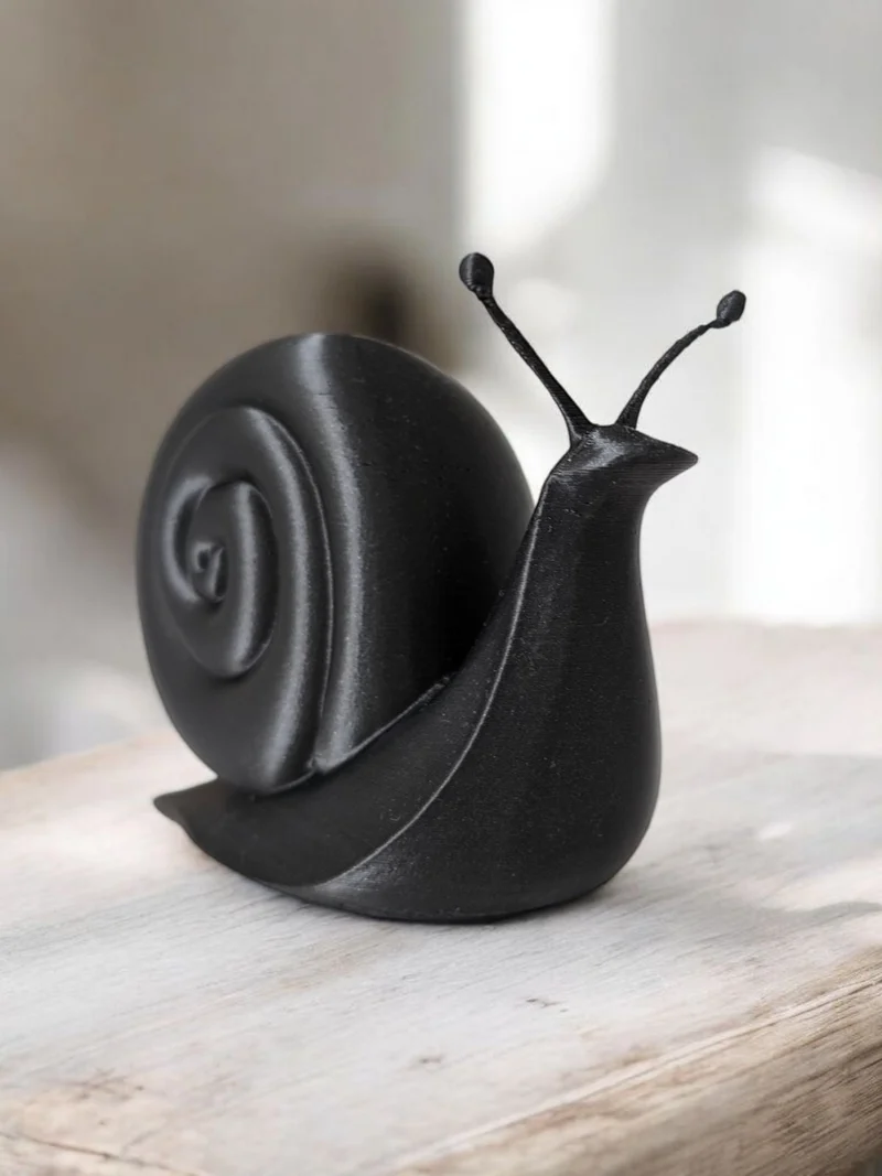 Sculpture d'escargot minimaliste pour un intérieur moderne