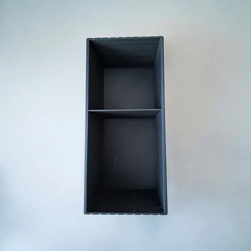 Organisateur de bureau moderne avec surface doublement nervurée