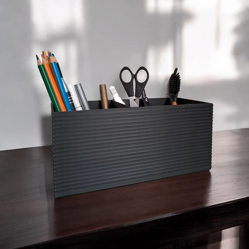 Organisateur de bureau moderne avec surface doublement nervurée
