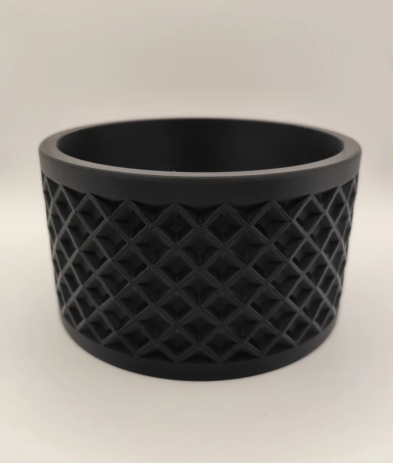 Pot de fleurs géométrique moderne avec carrés inclinés