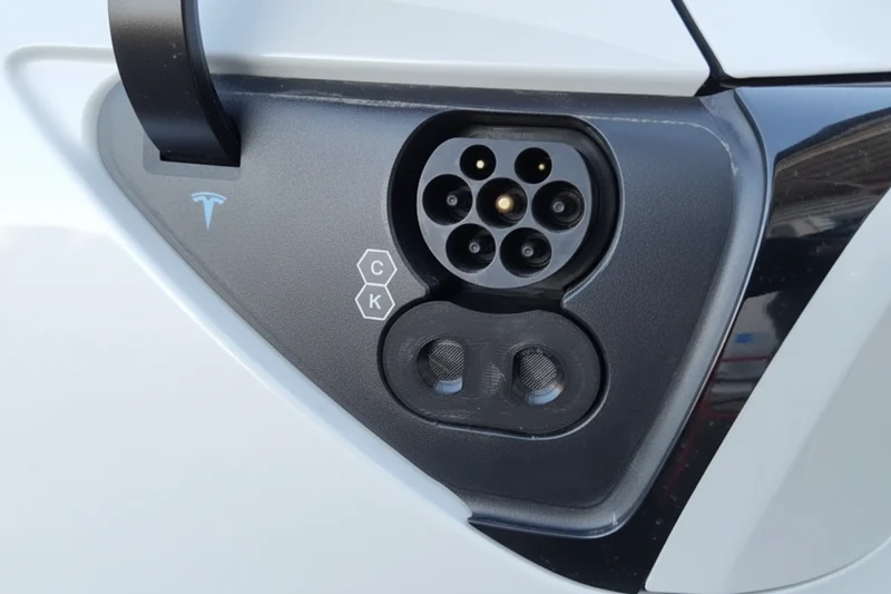 Cache-poussière CCS pour Tesla Model 3 et Y
