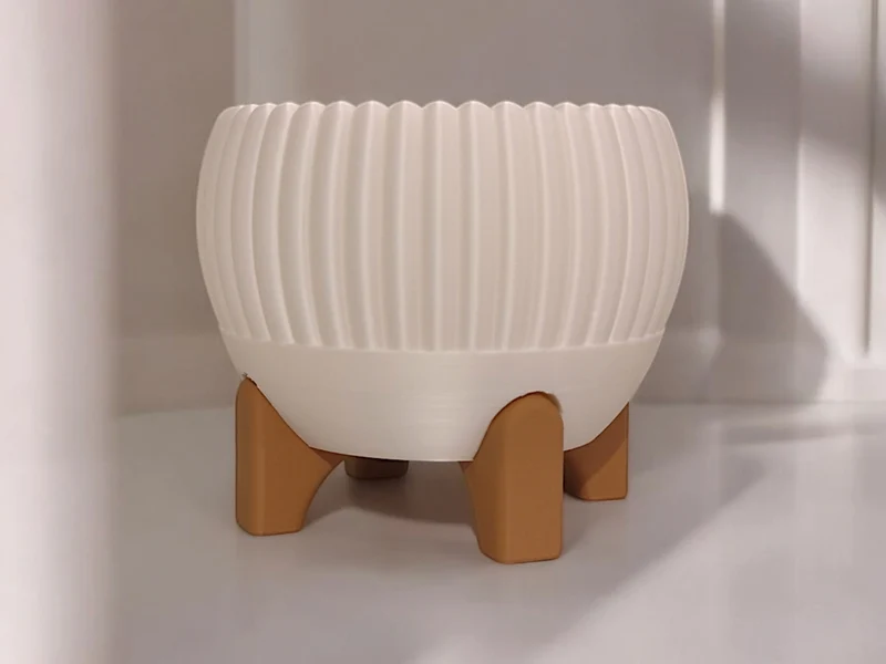 Cache-pot avec pieds Luma Mid-Century