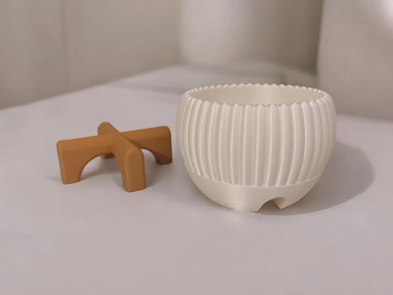 Cache-pot avec pieds Luma Mid-Century