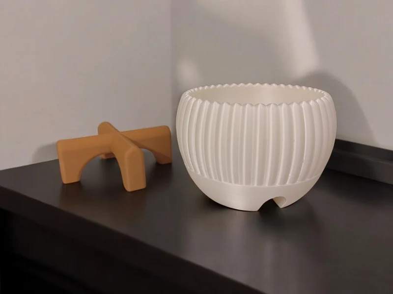 Cache-pot avec pieds Luma Mid-Century